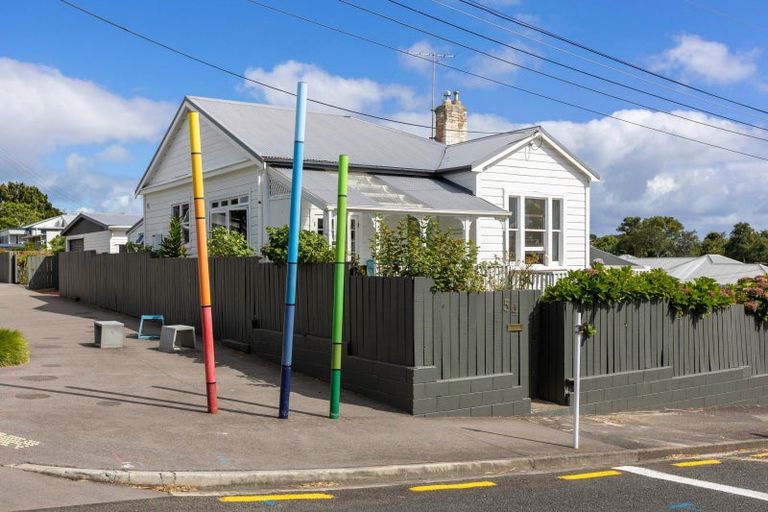 Photo of property in 54 Belt Road, New Plymouth, 4310