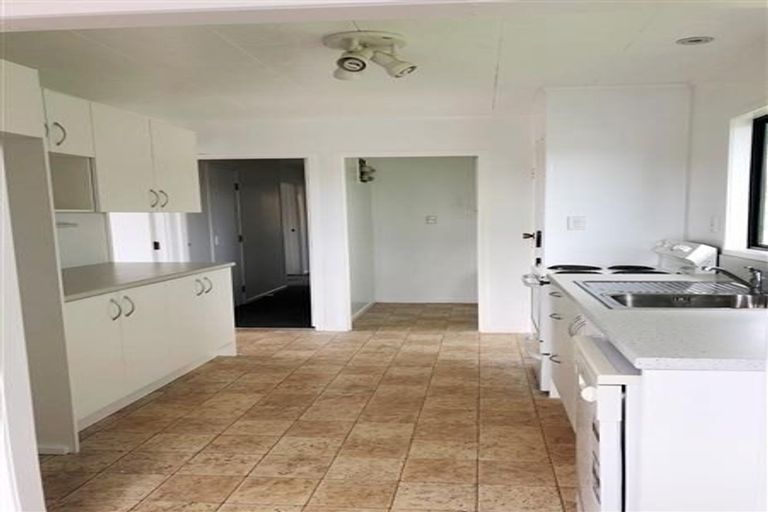 Photo of property in 17 Sabana Place, Unsworth Heights, Auckland, 0632