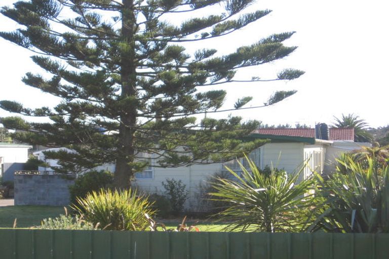 Photo of property in 9 Norton Street, Foxton Beach, Foxton, 4815