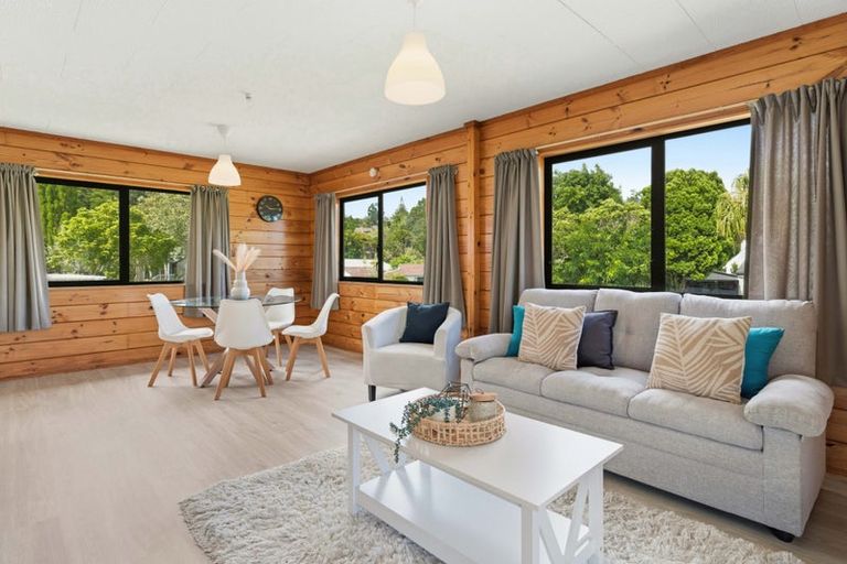 Photo of property in 50 Gatman Street, Birkdale, Auckland, 0626