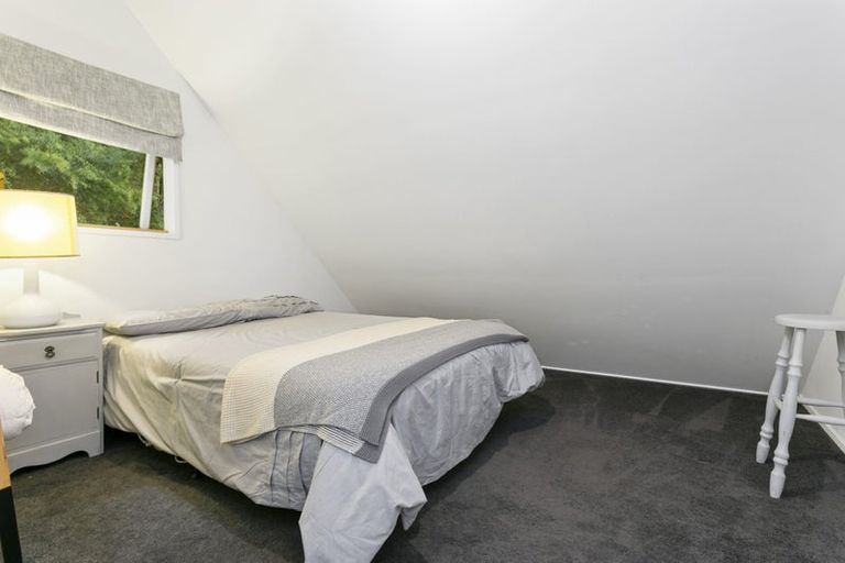 Photo of property in 6 Victory Road, Laingholm, Auckland, 0604