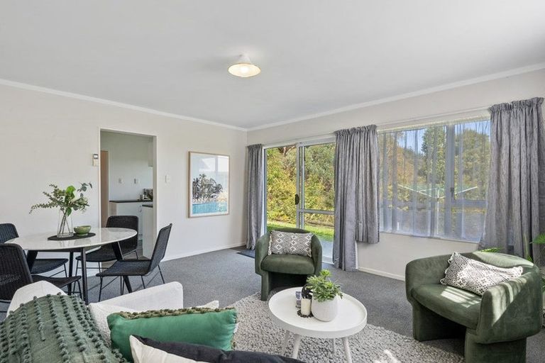 Photo of property in 26 Gentian Street, Timberlea, Upper Hutt, 5018