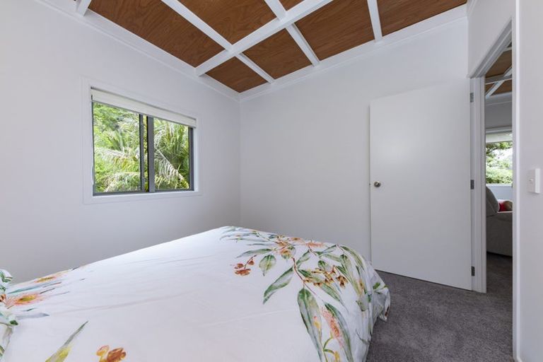 Photo of property in 6-8 Sylvan Glade, Piha, New Lynn, 0772