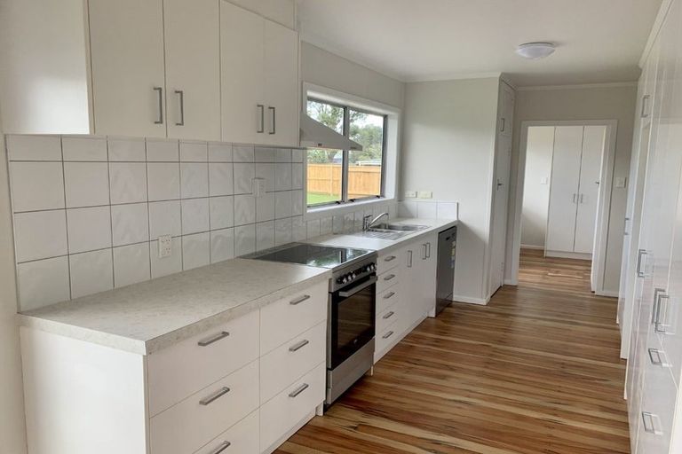 Photo of property in 1 Saint Lukes Place, Bader, Hamilton, 3206