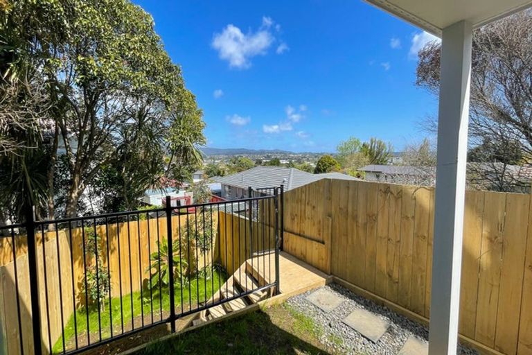 Photo of property in 1/7 South Pacific Place, Henderson, Auckland, 0612