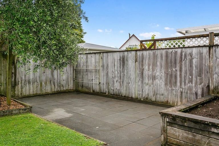 Photo of property in 307 Shakespeare Street, Leamington, Cambridge, 3432