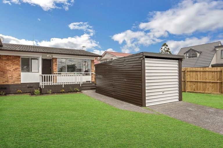 Photo of property in 3/2 Mickle Street, Te Atatu South, Auckland, 0610