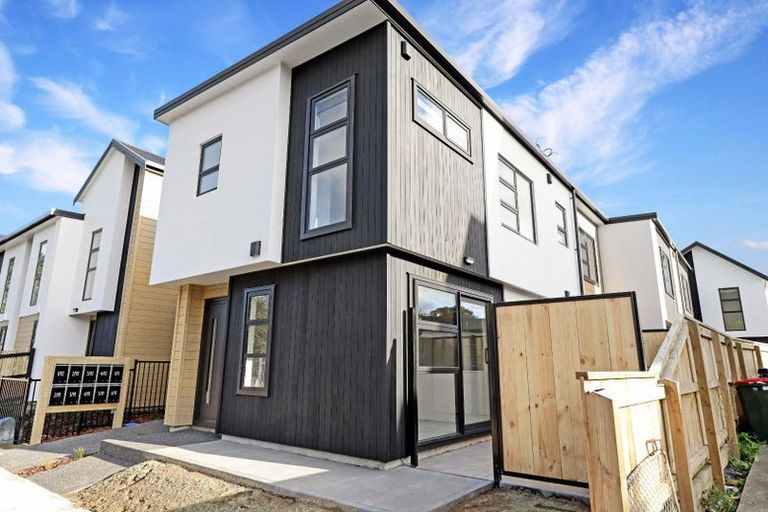 Photo of property in 1/92 Oxford Terrace, Epuni, Lower Hutt, 5011