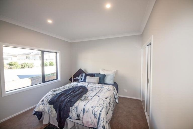Photo of property in 16 Rochdale Drive, Churton Park, Wellington, 6037