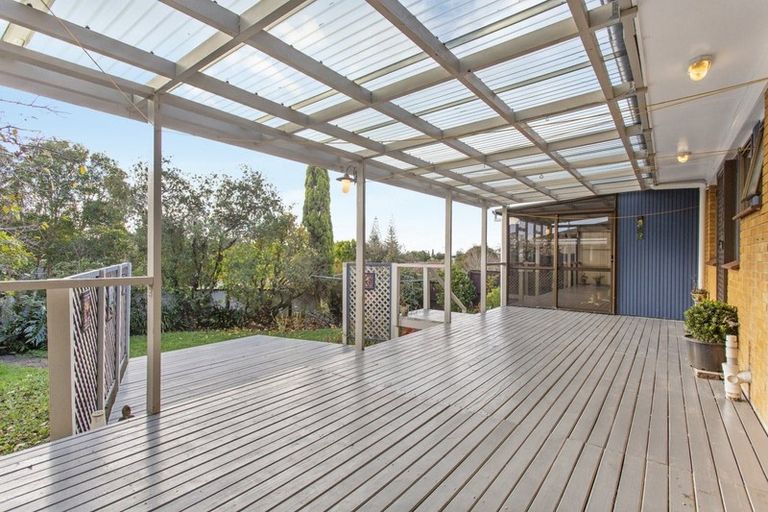 Photo of property in 10 Tanoa Place, Glendene, Auckland, 0602