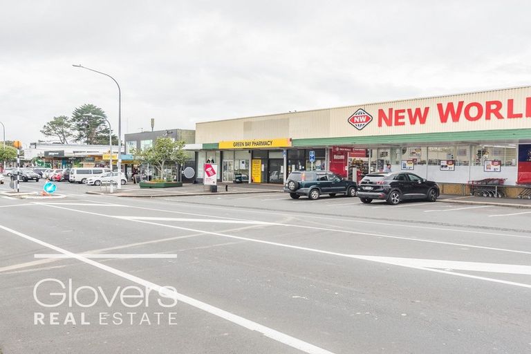 Photo of property in 125 Godley Road, Green Bay, Auckland, 0604