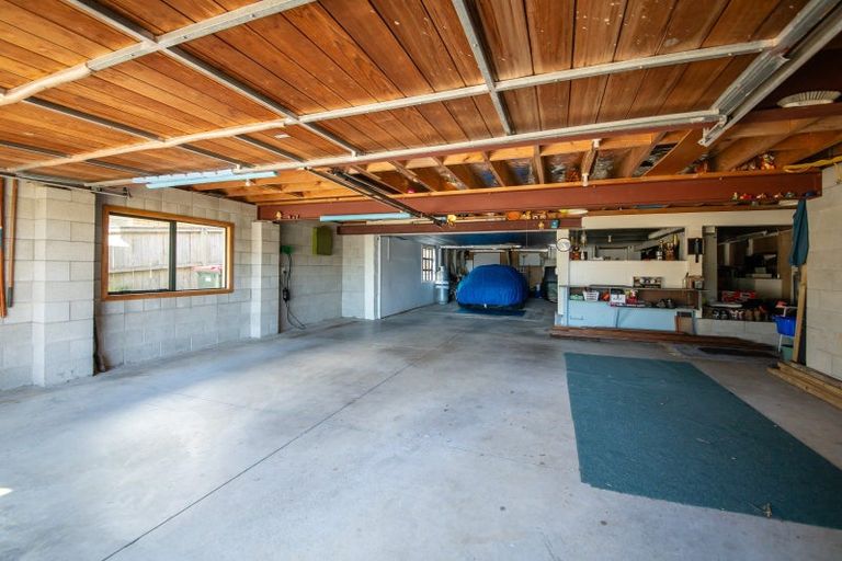 Photo of property in 4 Takutai Avenue, Bucklands Beach, Auckland, 2012