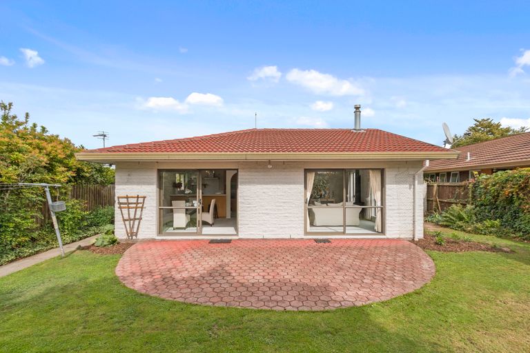 Photo of property in 28 Montclare Avenue, Ilam, Christchurch, 8041