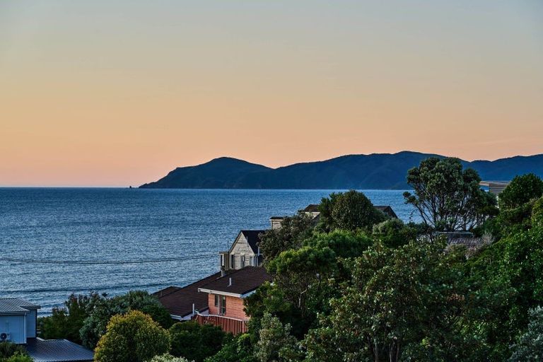 Photo of property in 15 Kainui Road, Raumati South, Paraparaumu, 5032