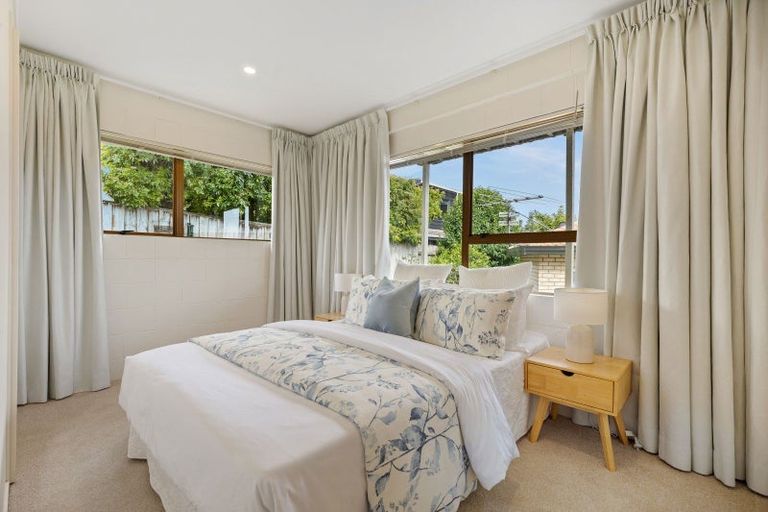 Photo of property in 18 Folkestone Street, Murrays Bay, Auckland, 0630