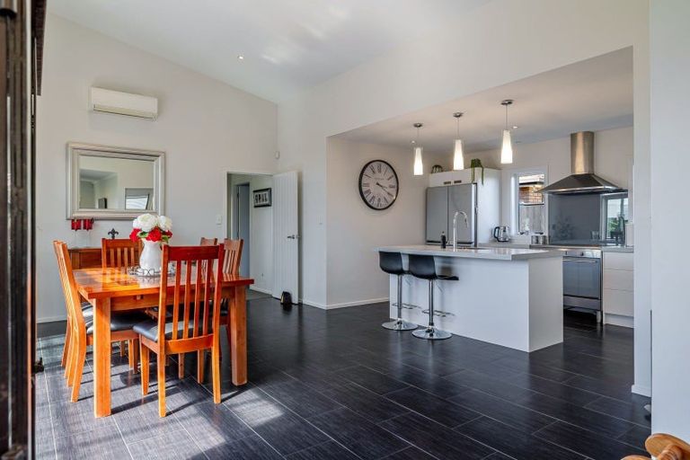 Photo of property in 2 Morocco Terrace, Kelvin Grove, Palmerston North, 4414