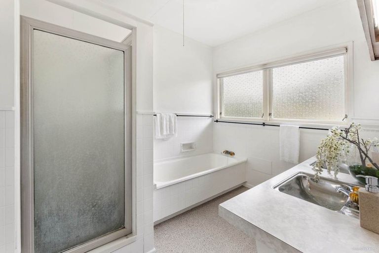 Photo of property in 18 David Avenue, Hillpark, Auckland, 2102