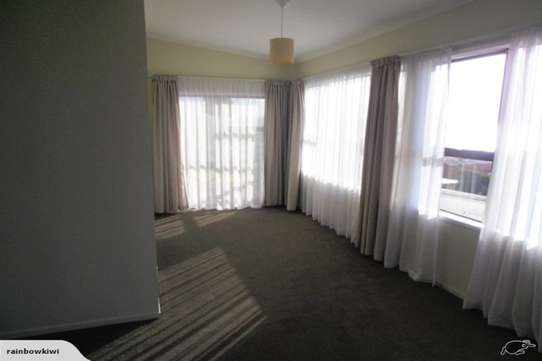 Photo of property in 92 Tiri Road, Tindalls Beach, Whangaparaoa, 0930