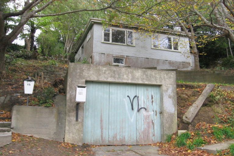 Photo of property in 17 Romney Square, Tawa, Wellington, 5028