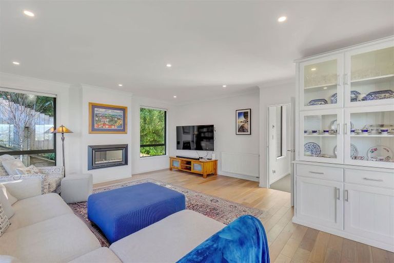 Photo of property in 8 The Track, Plimmerton, Porirua, 5026