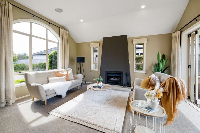 Photo of property in 14 The Peninsula, Huntington, Hamilton, 3210