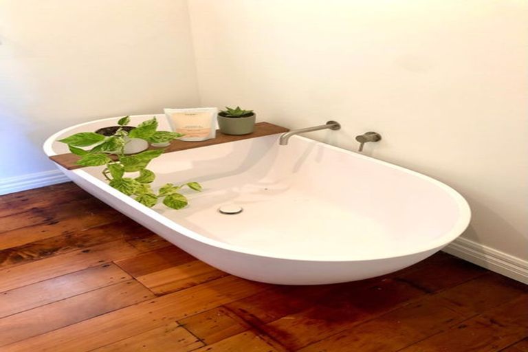 Photo of property in 48 Maida Vale Road, Roseneath, Wellington, 6011