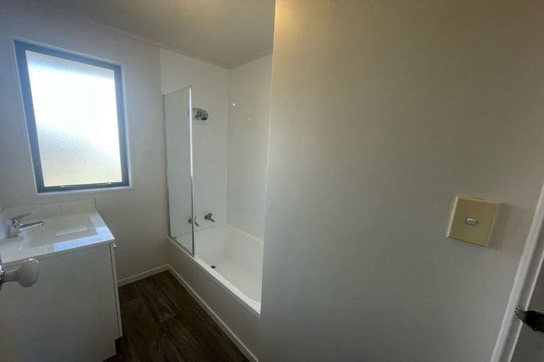 Photo of property in 1a Kent Road, Manurewa, Auckland, 2102