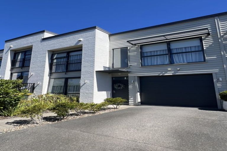 Photo of property in 98 Matairangi Avenue, Totara Heights, Auckland, 2105