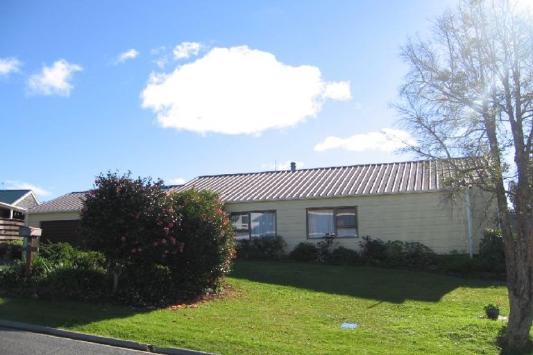 Photo of property in 32 Te Haumi Drive, Paihia, 0200