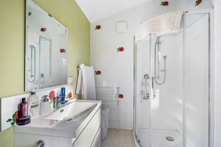 Photo of property in 51 Sterling Road, Paparoa, 0571