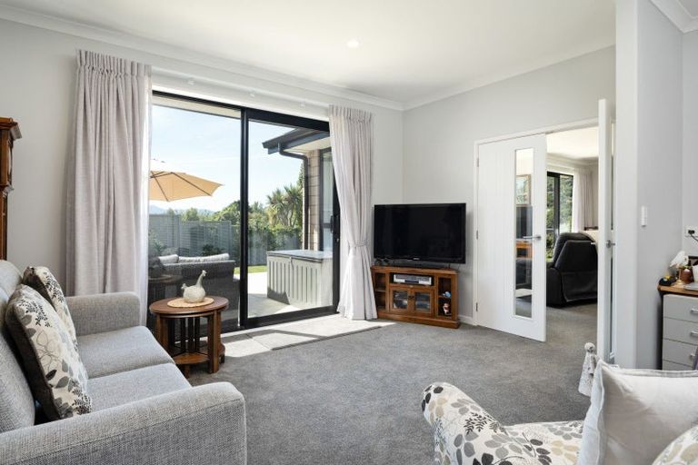 Photo of property in 10 Admiralty Place, Waikawa, Picton, 7220