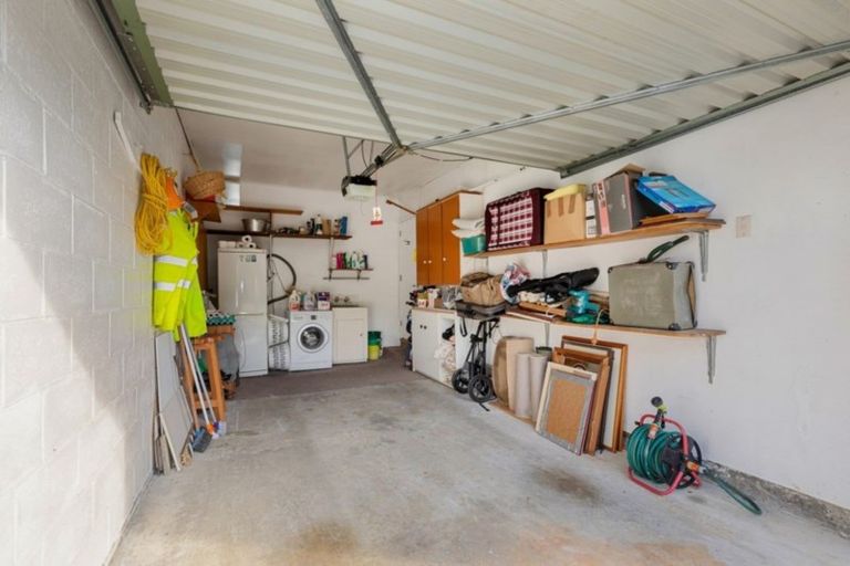 Photo of property in 37 Raukawa Street, Stokes Valley, Lower Hutt, 5019