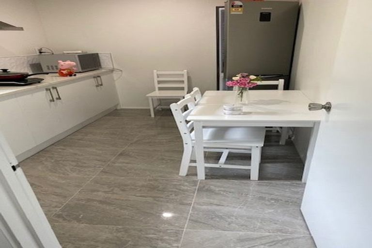 Photo of property in 40 Colmar Road, Mellons Bay, Auckland, 2014