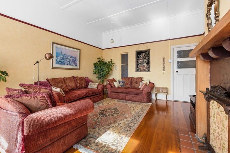 Photo of property in 11 Finnis Lane, Hospital Hill, Napier, 4110