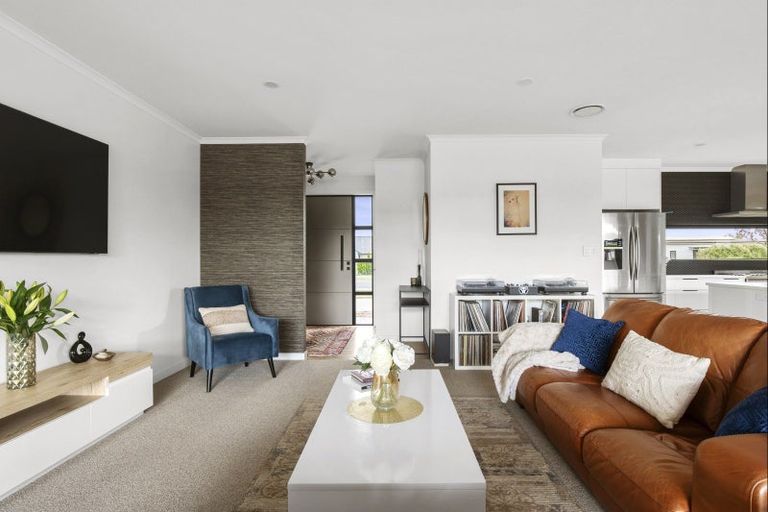 Photo of property in 42 Alan Livingston Drive, Cambridge, 3434