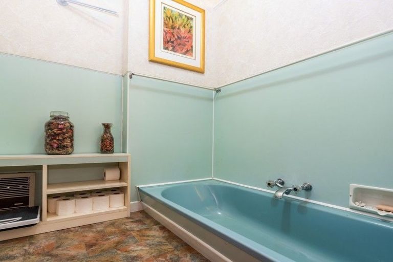 Photo of property in 20 Mountain Road, Morningside, Whangarei, 0110