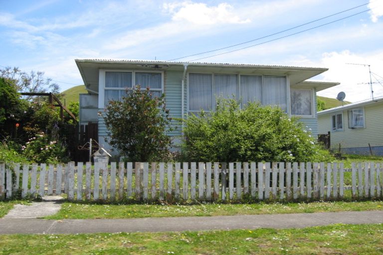 Photo of property in 11 Toatoa Place, Mangere Bridge, Auckland, 2022