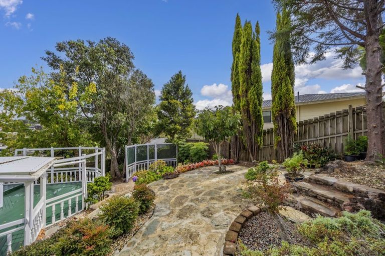 Photo of property in 17 Louise Place, Browns Bay, Auckland, 0630