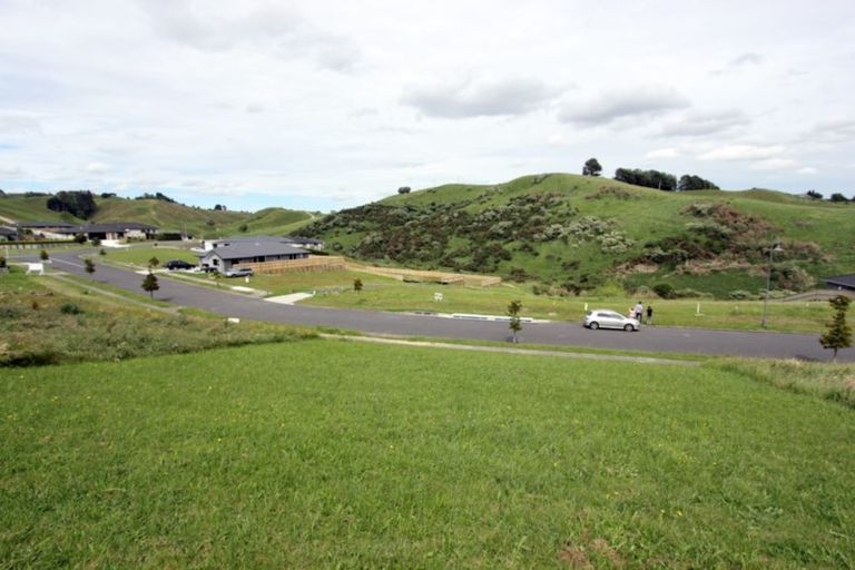 Photo of property in 18 Bob Carter Place, Welcome Bay, Tauranga, 3175