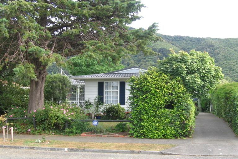 Photo of property in 88 Pasadena Crescent, Totara Park, Upper Hutt, 5018