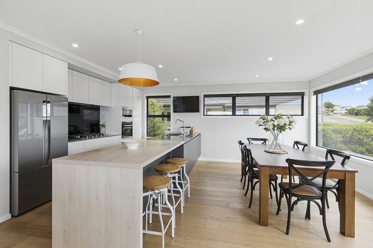 Photo of property in 29 John Burke Drive, Aotea, Porirua, 5024