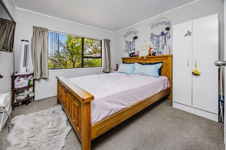 Photo of property in 1/2 Burundi Avenue, Clendon Park, Auckland, 2103