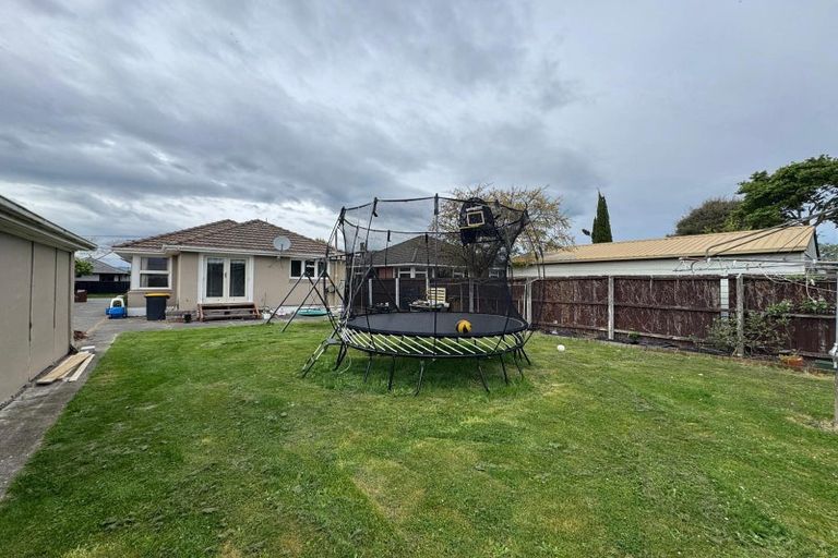 Photo of property in 73 Appleby Crescent, Burnside, Christchurch, 8053
