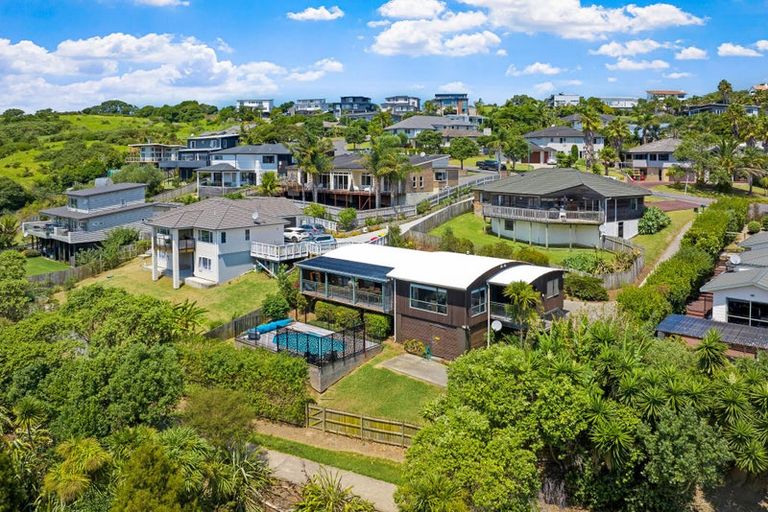 Photo of property in 7 Hawaiian Parade, Arkles Bay, Whangaparaoa, 0932