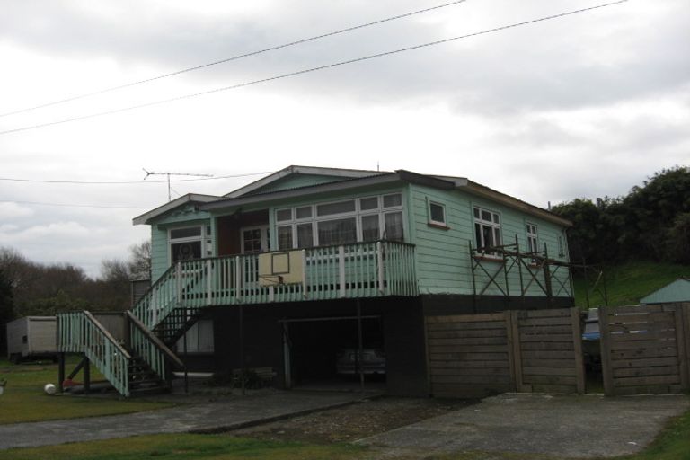 Photo of property in 4 South Street, Runanga, 7803