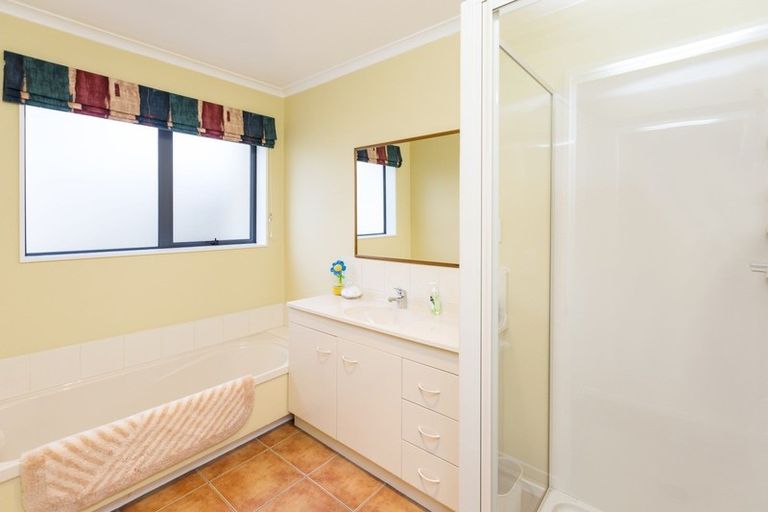 Photo of property in 3 Ormrod Grove, Riverstone Terraces, Upper Hutt, 5018