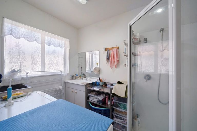 Photo of property in 15 Millstream Drive, Henderson, Auckland, 0610