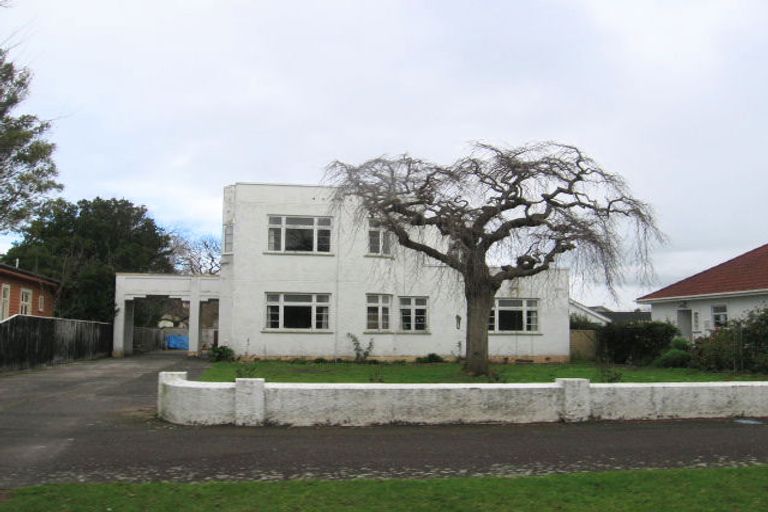 Photo of property in 24 Rangitane Street, Palmerston North, 4414