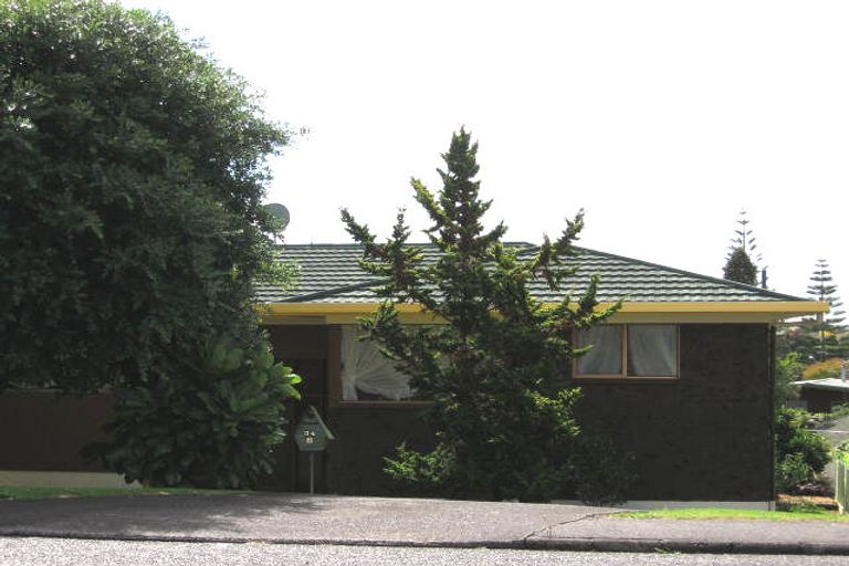 Photo of property in 34 Tirimoana Road, Te Atatu South, Auckland, 0602