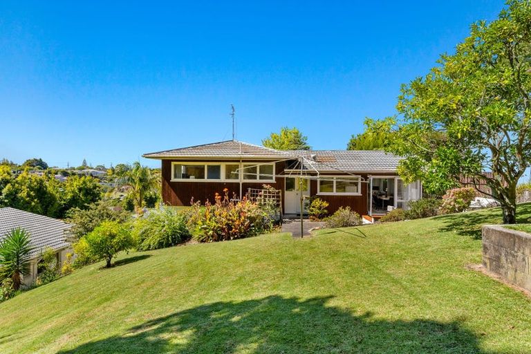 Photo of property in 70 Mountbatten Avenue, Hillcrest, Auckland, 0627